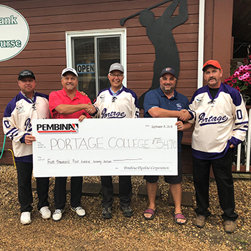 Cheque Presentation at Riverbank Golf Course