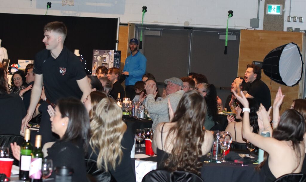 Goalie player award hockey tresor - Portage College